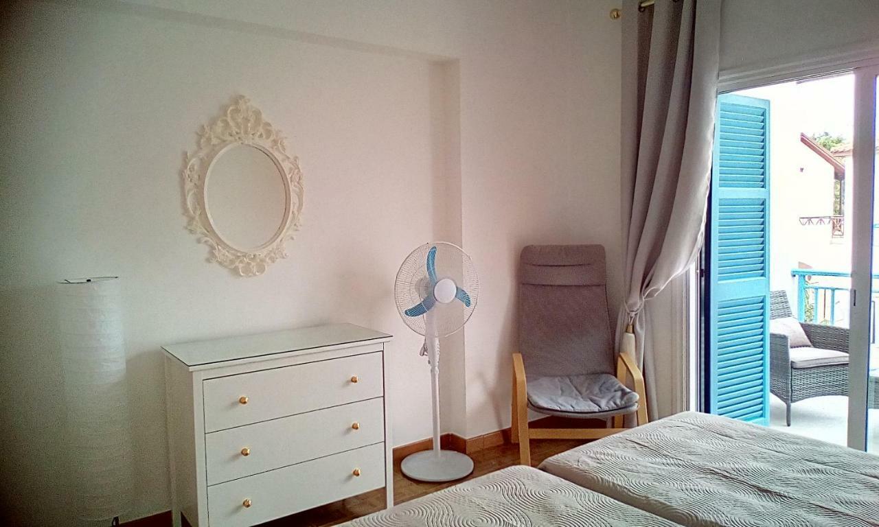 Appartement Limnaria West Park à Paphos Extérieur photo